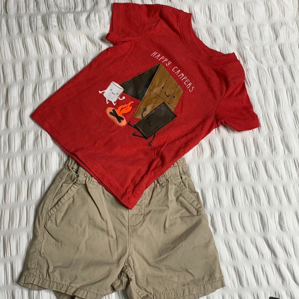 Red Happy Campers t-shirt with beige H&M shorts
